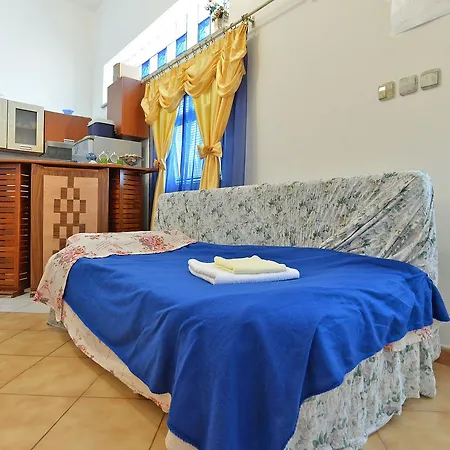 Dino 1374 Apartman Pula