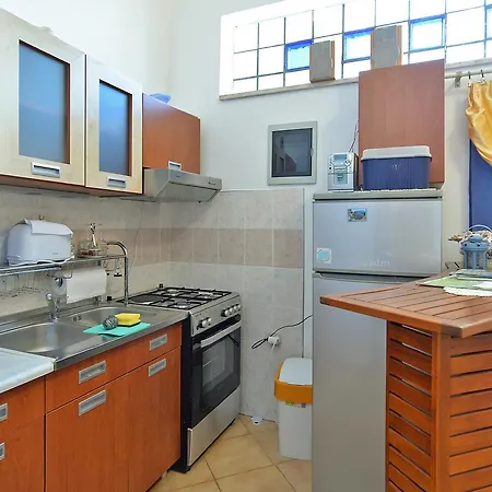 Dino 1374 Apartment Pula